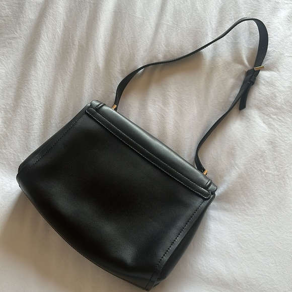 ♠️Kate Spade Black Scalloped Shoulder Bag - Picture 2 of 7